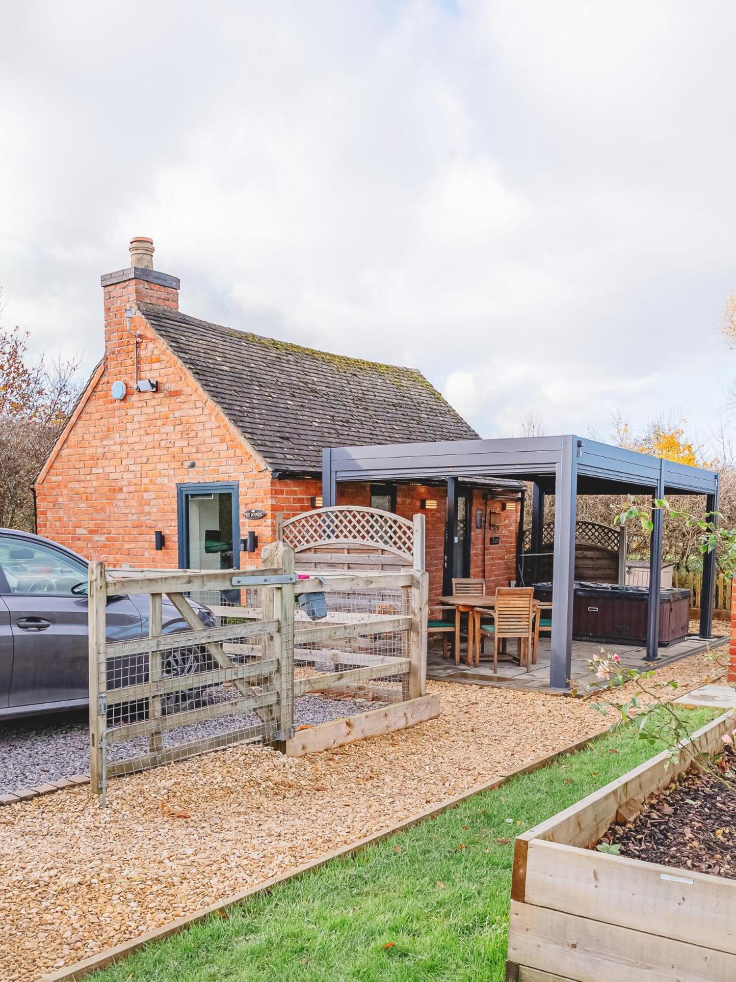 Cottage With Hot Tub - Near Cheltenham And Tewkesbury ภายนอก รูปภาพ